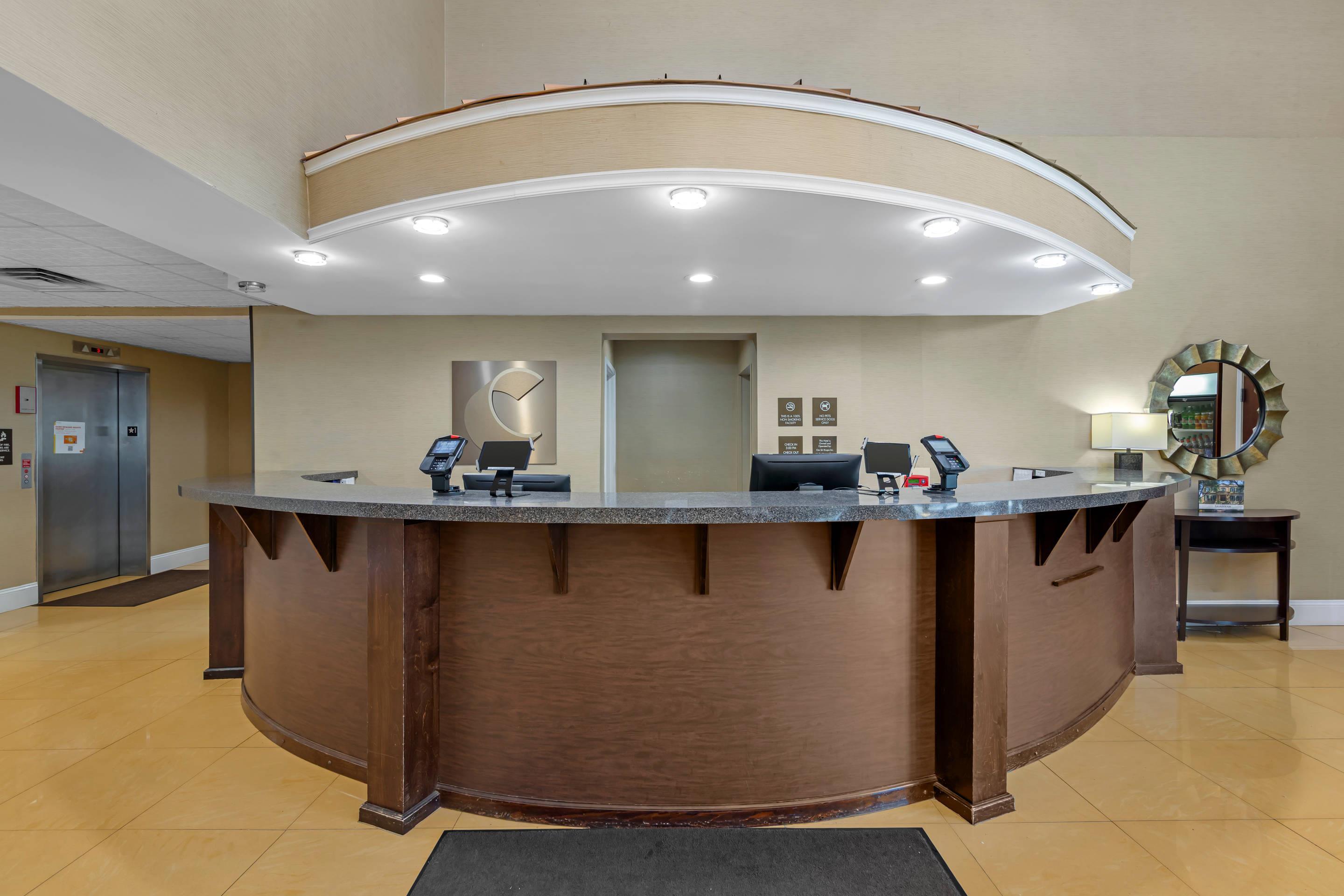 Hotel lobby | Comfort Suites Savannah Gateway I-95