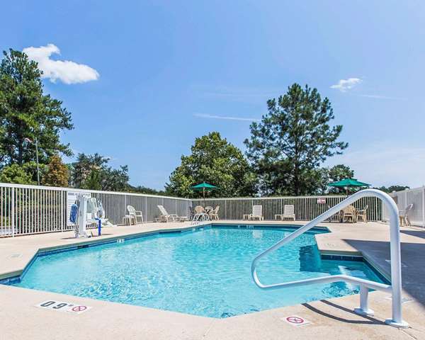 Pool - Comfort Suites Valdosta - I-75, Exit 18
