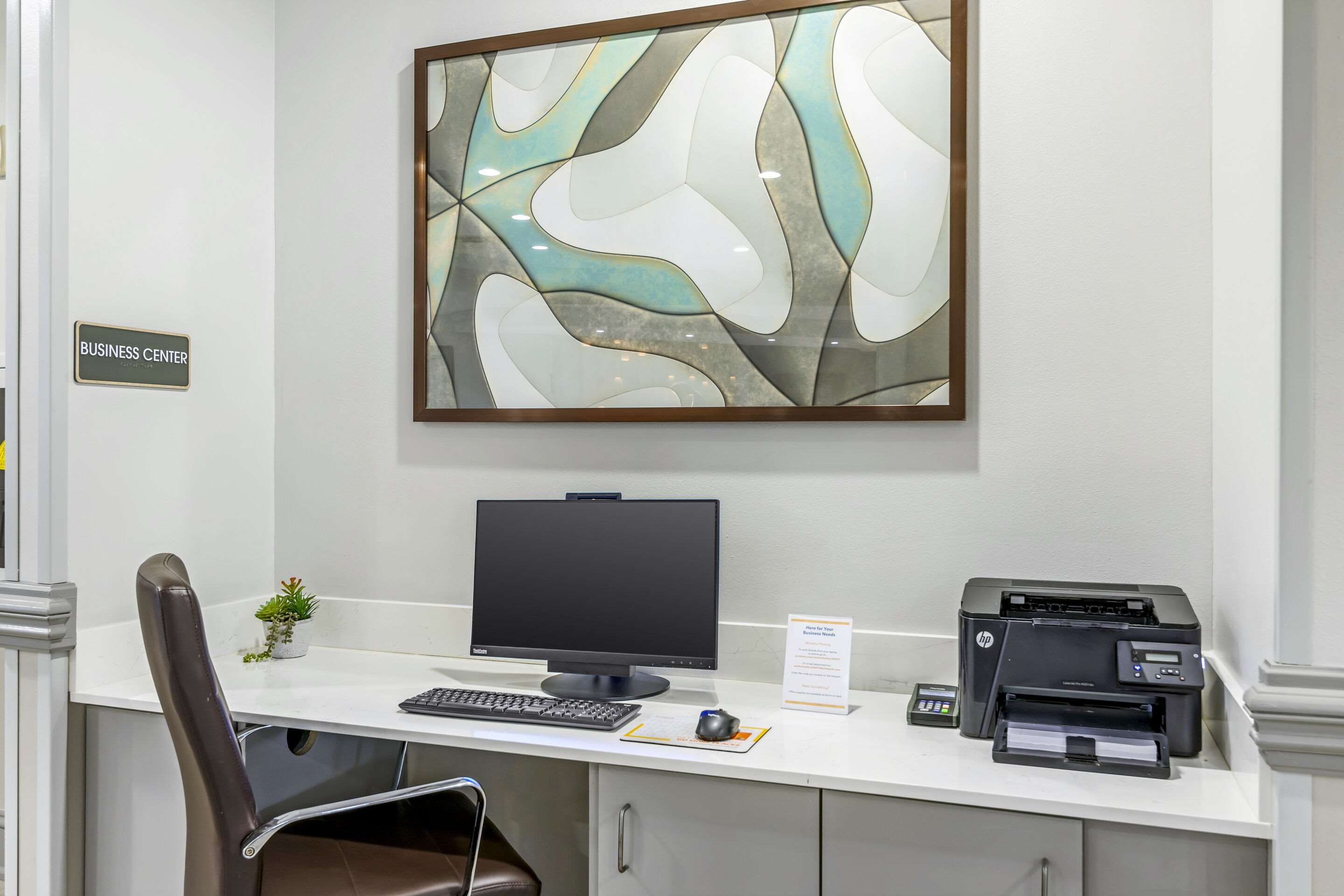 Computer in the lobby | Comfort Suites