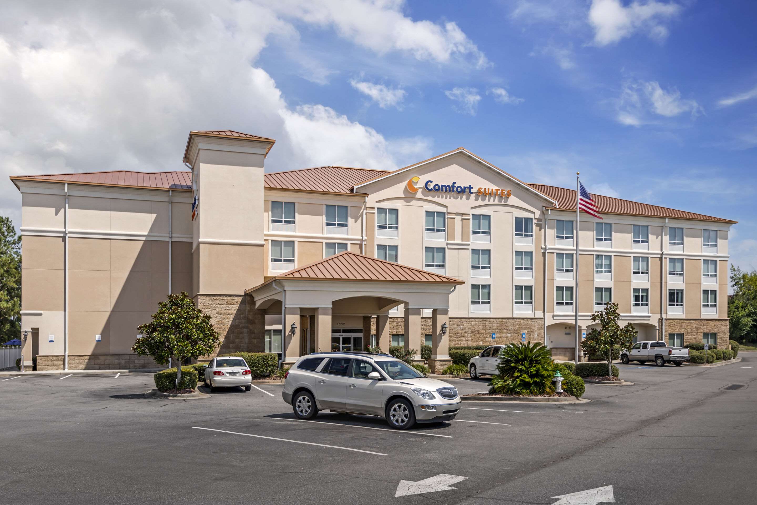 Hotel exterior | Comfort Suites