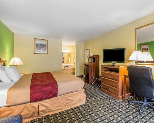  - Econo Lodge Douglas