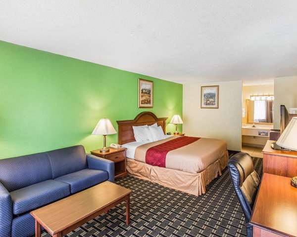  - Econo Lodge Douglas