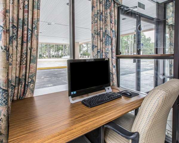 Conference Area - Econo Lodge Douglas