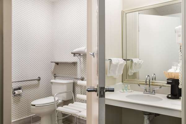  - Quality Inn Northlake Atlanta - I-285, Exit 37