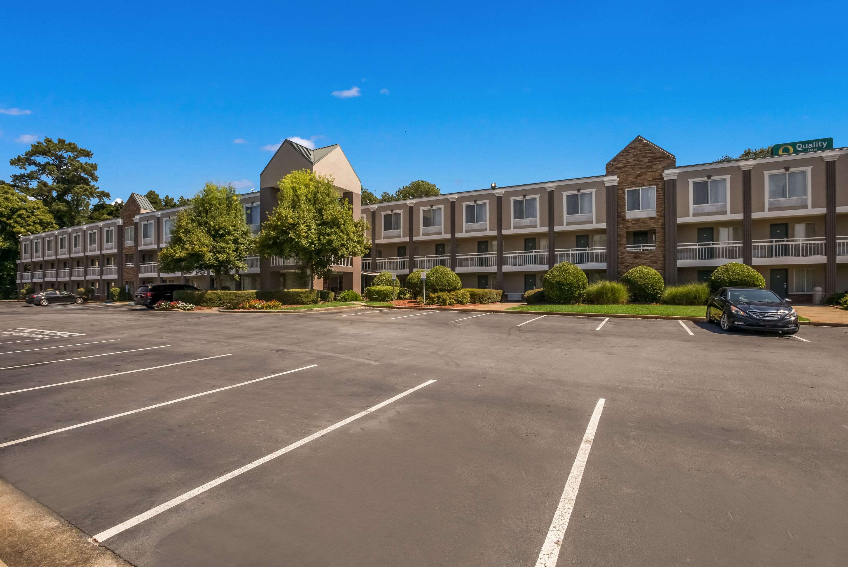Hotel exterior | Quality Inn Northlake
