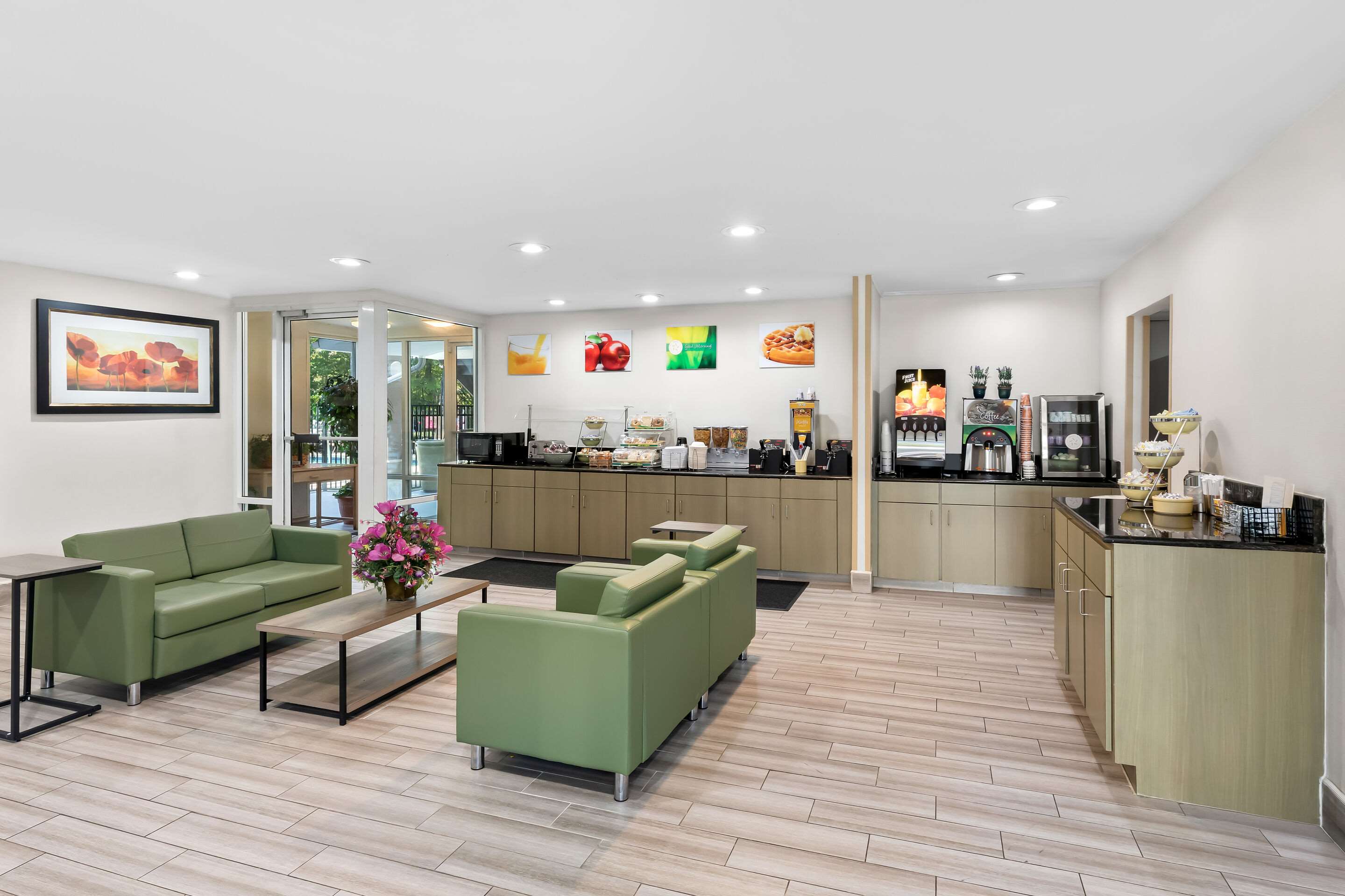 Breakfast area | Quality Inn Northlake