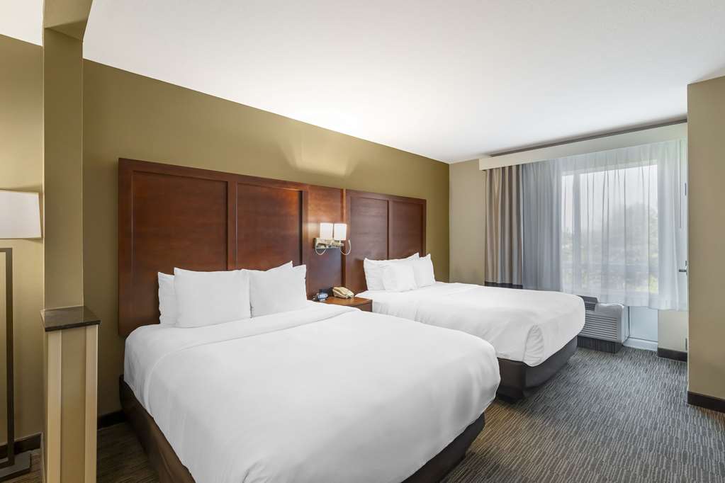 COMFORT INN AND SUITES TIFTON-guestroom-Guest Room,Suite,On-Site.jpg