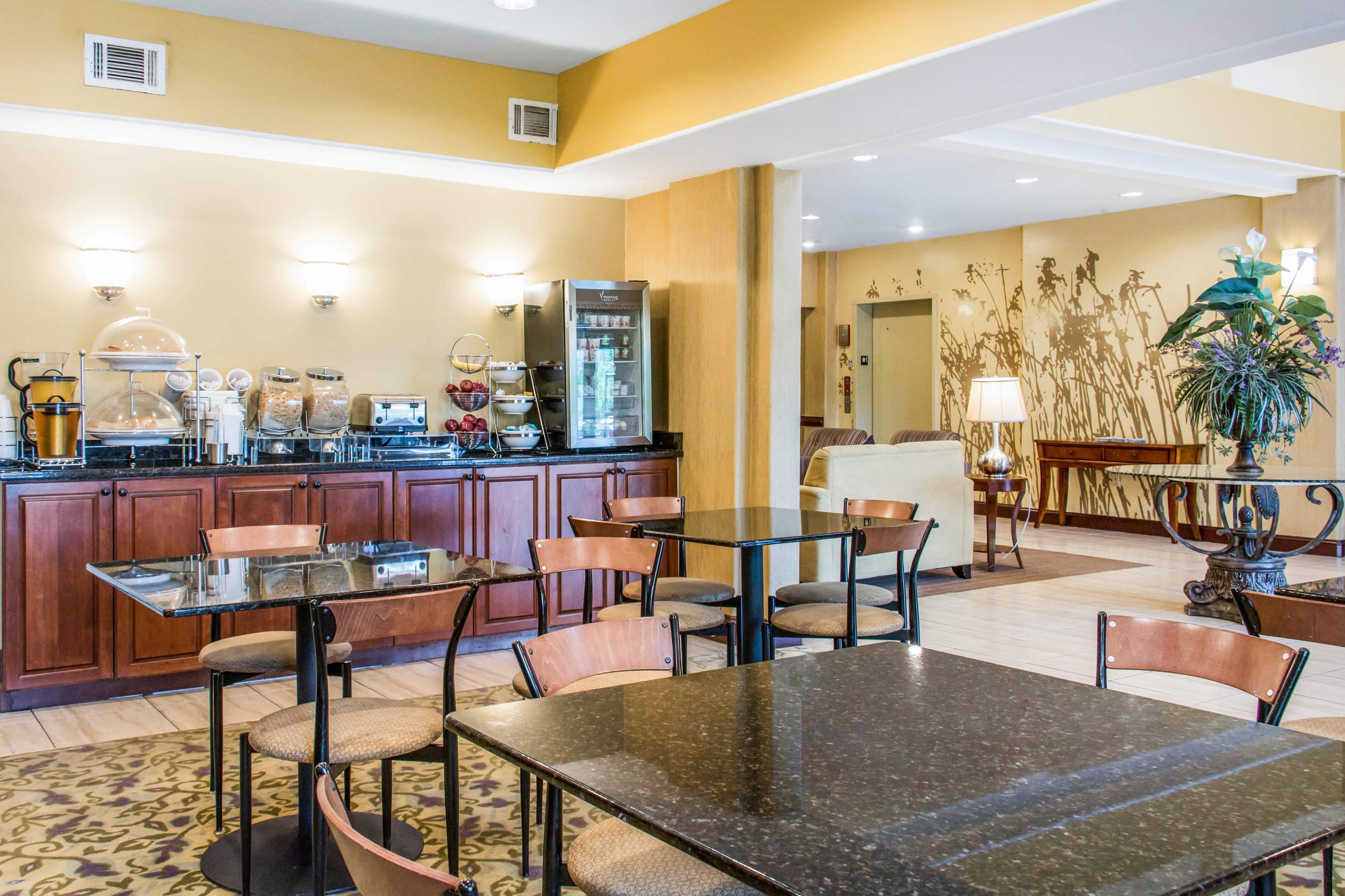 Free breakfast | Sleep Inn & Suites Pooler