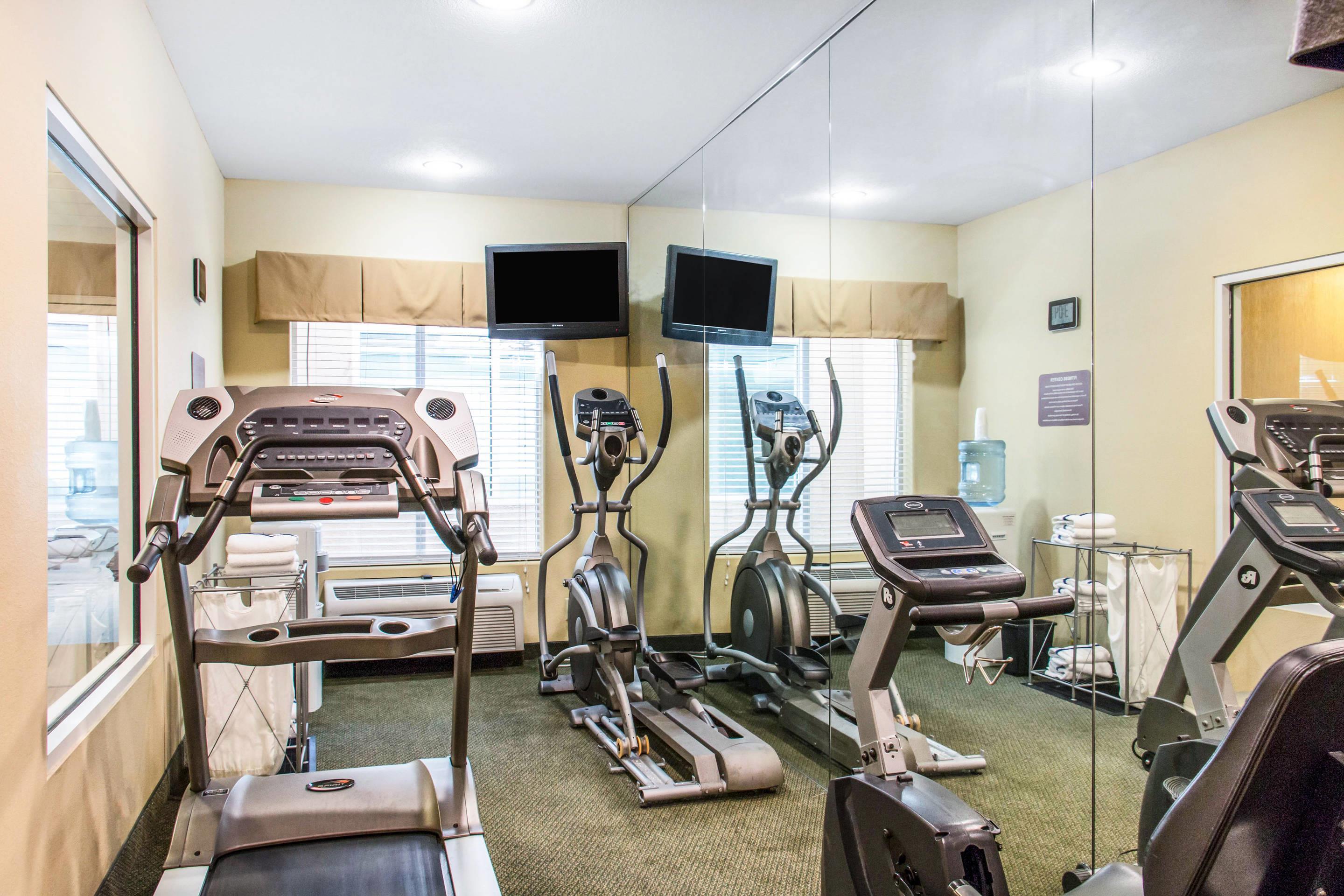 Fitness center | Sleep Inn & Suites Pooler