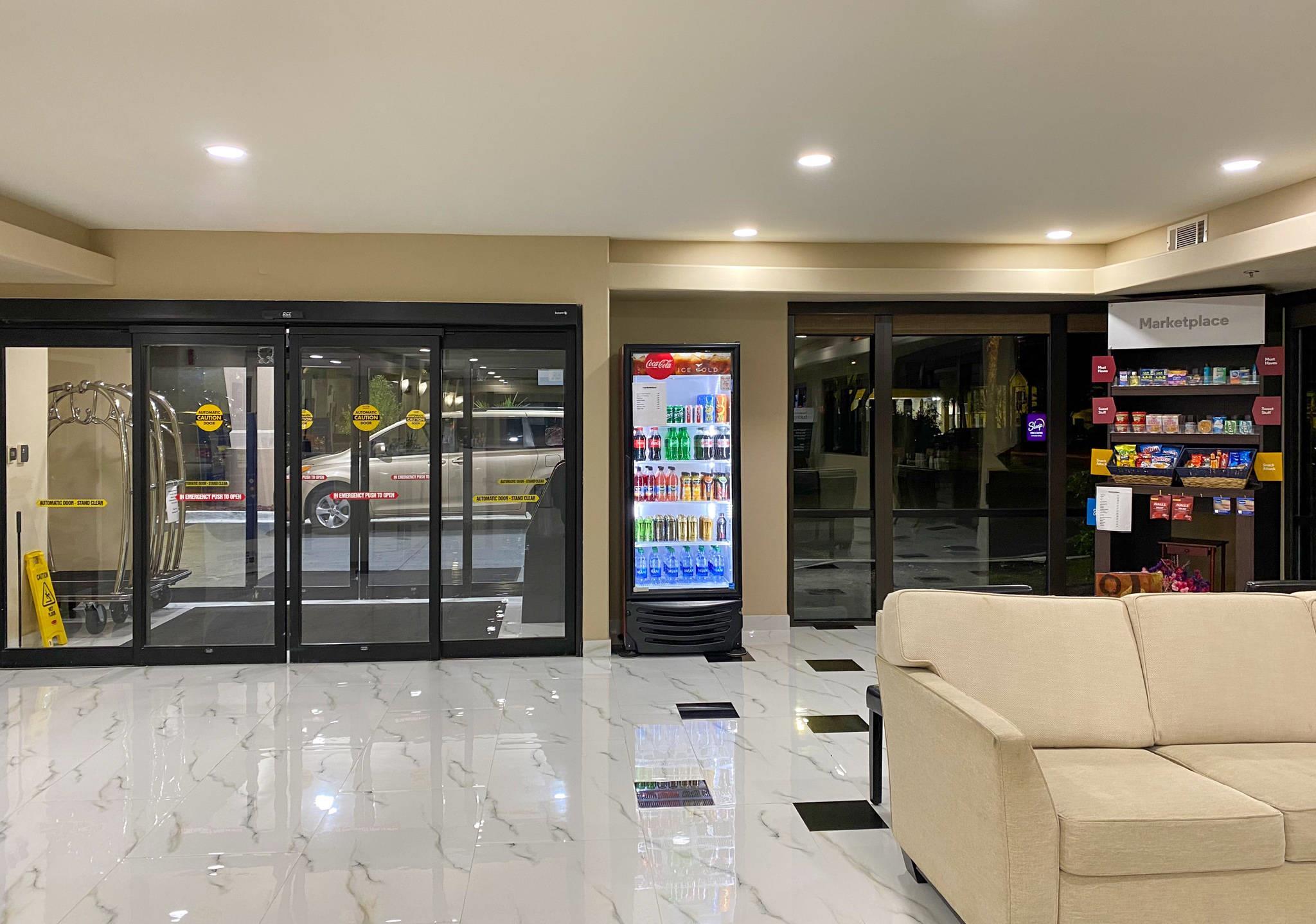 Hotel lobby | Comfort Suites Kings Bay Naval Base Area