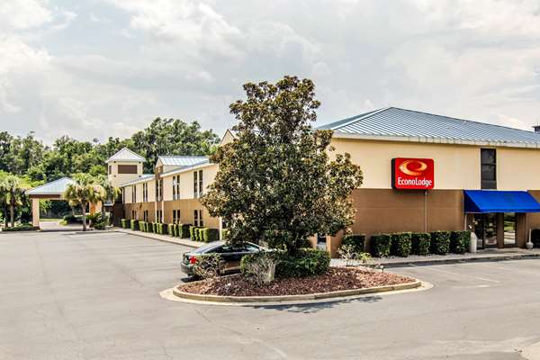 Exterior view - Econo Lodge Darien - I-95, Exit 49