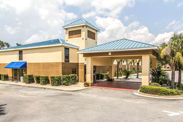Exterior view - Econo Lodge Darien - I-95, Exit 49