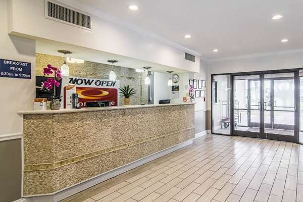  - Econo Lodge Darien - I-95, Exit 49