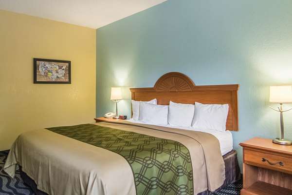  - Econo Lodge Darien - I-95, Exit 49