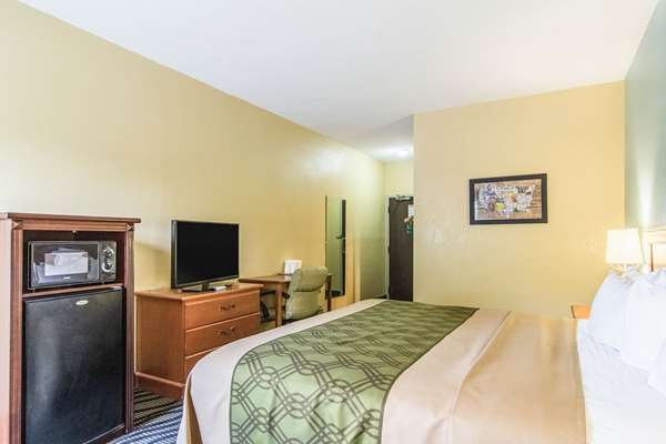  - Econo Lodge Darien - I-95, Exit 49