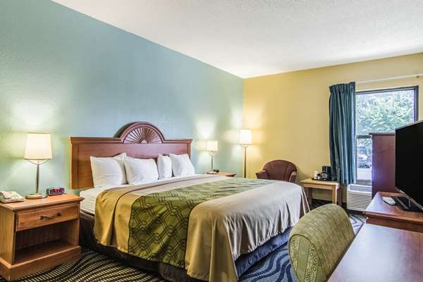  - Econo Lodge Darien - I-95, Exit 49