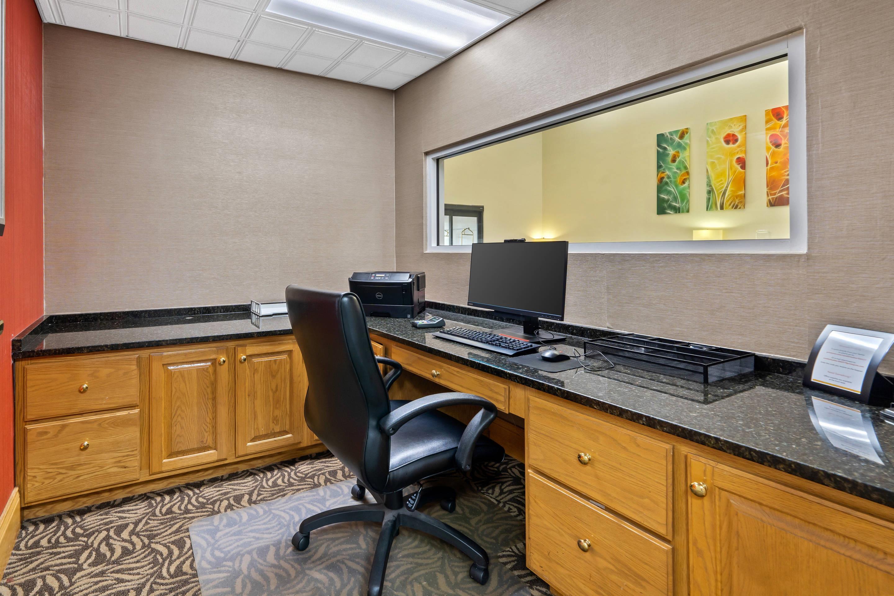 Business center | Comfort Suites Milledgeville