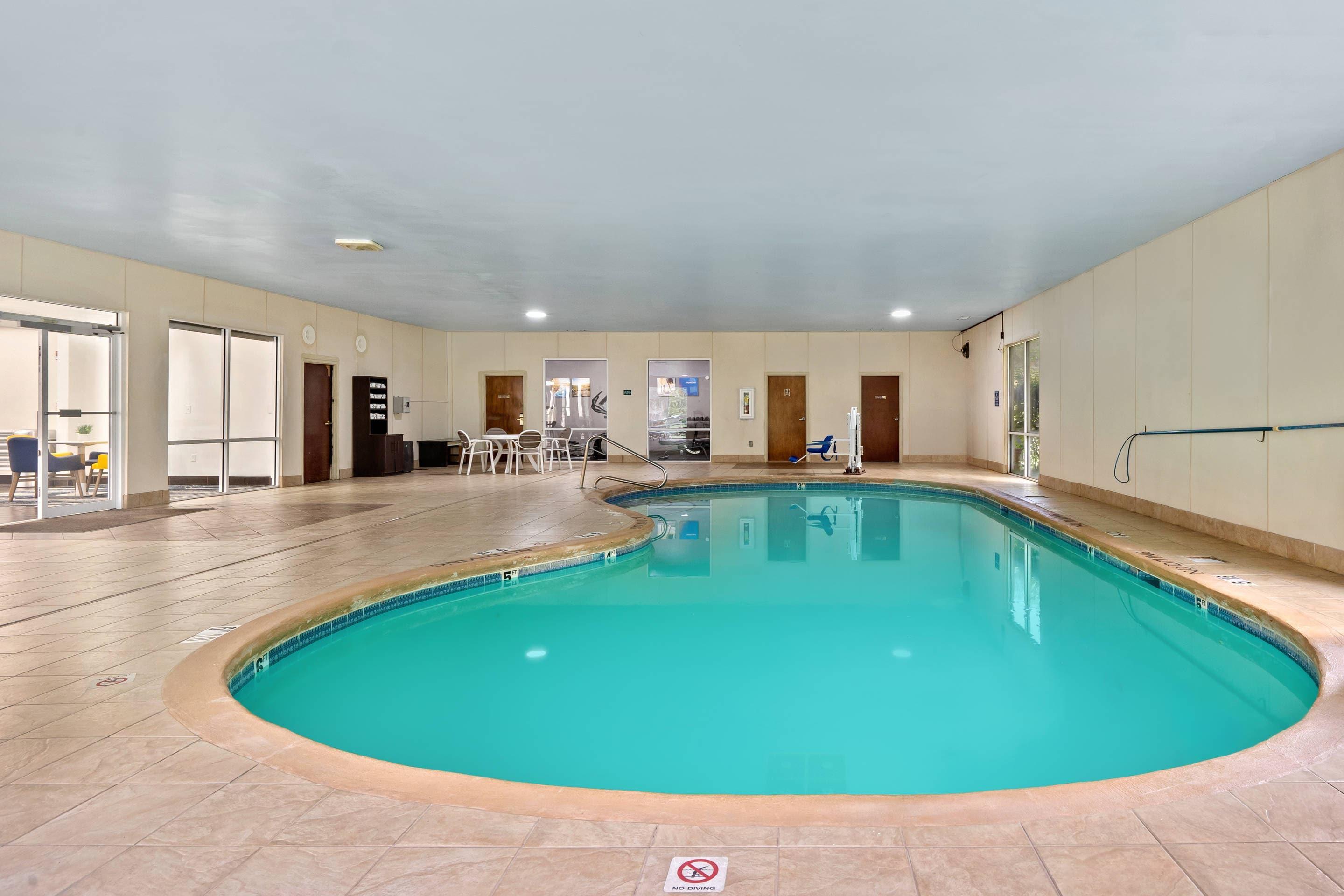 Indoor pool | Comfort Suites Milledgeville