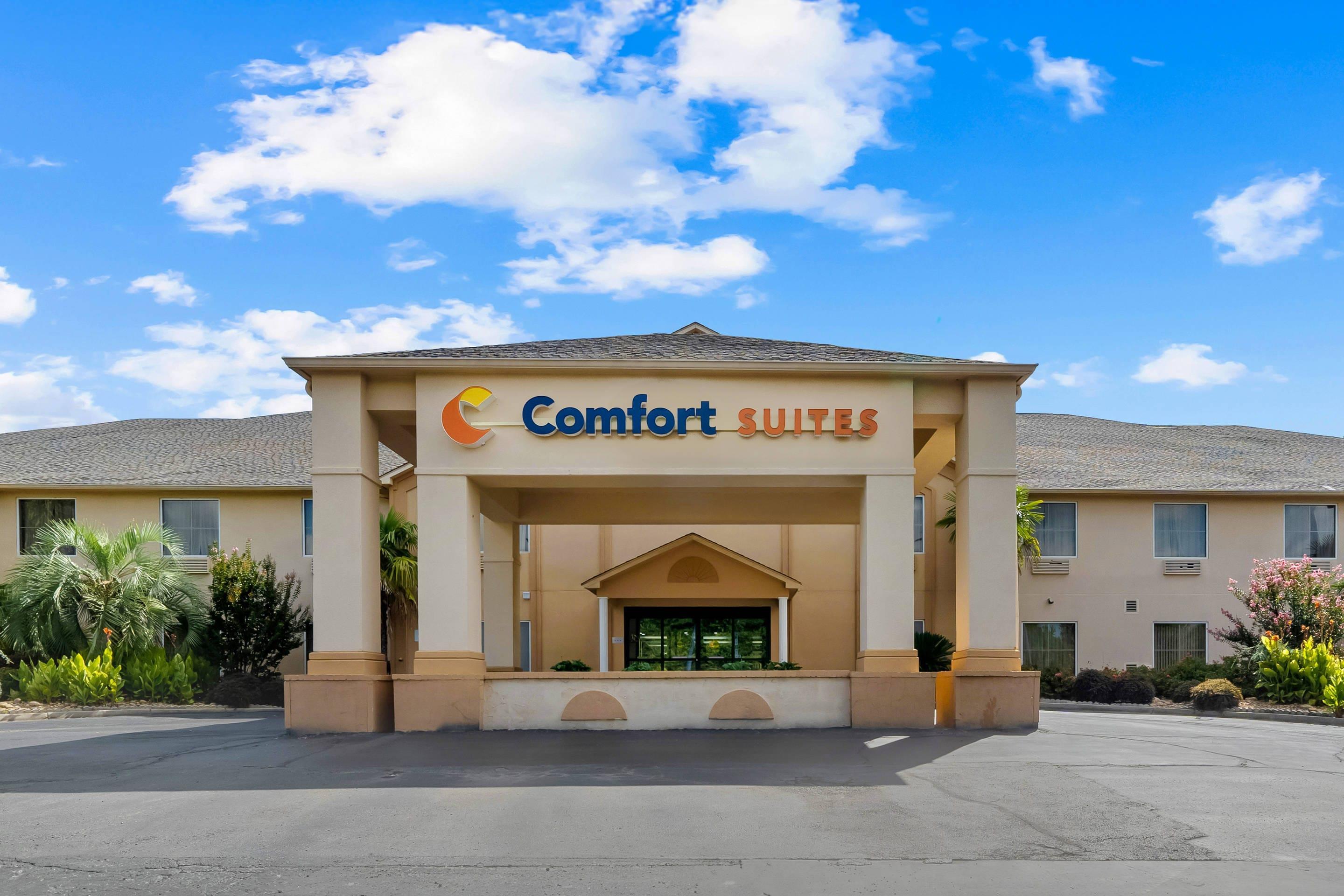 Hotel Entrance | Comfort Suites Milledgeville