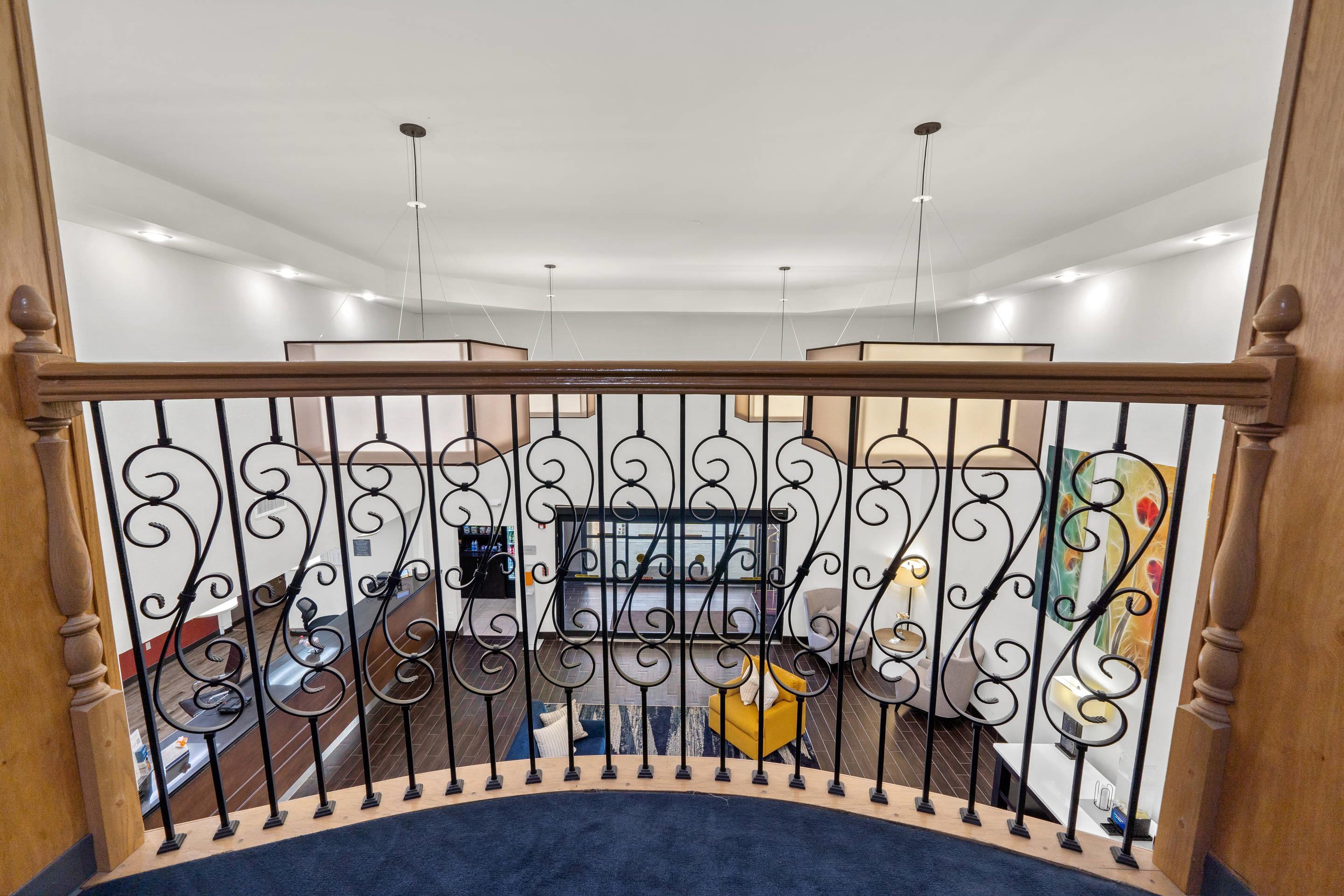 Hotel lobby | Comfort Suites Milledgeville