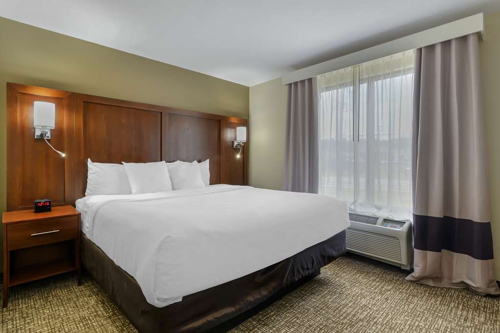 AT KENNESAW STATE UNIVERSITY-guestroom-Guest Room,Suite,On-Site.jpg