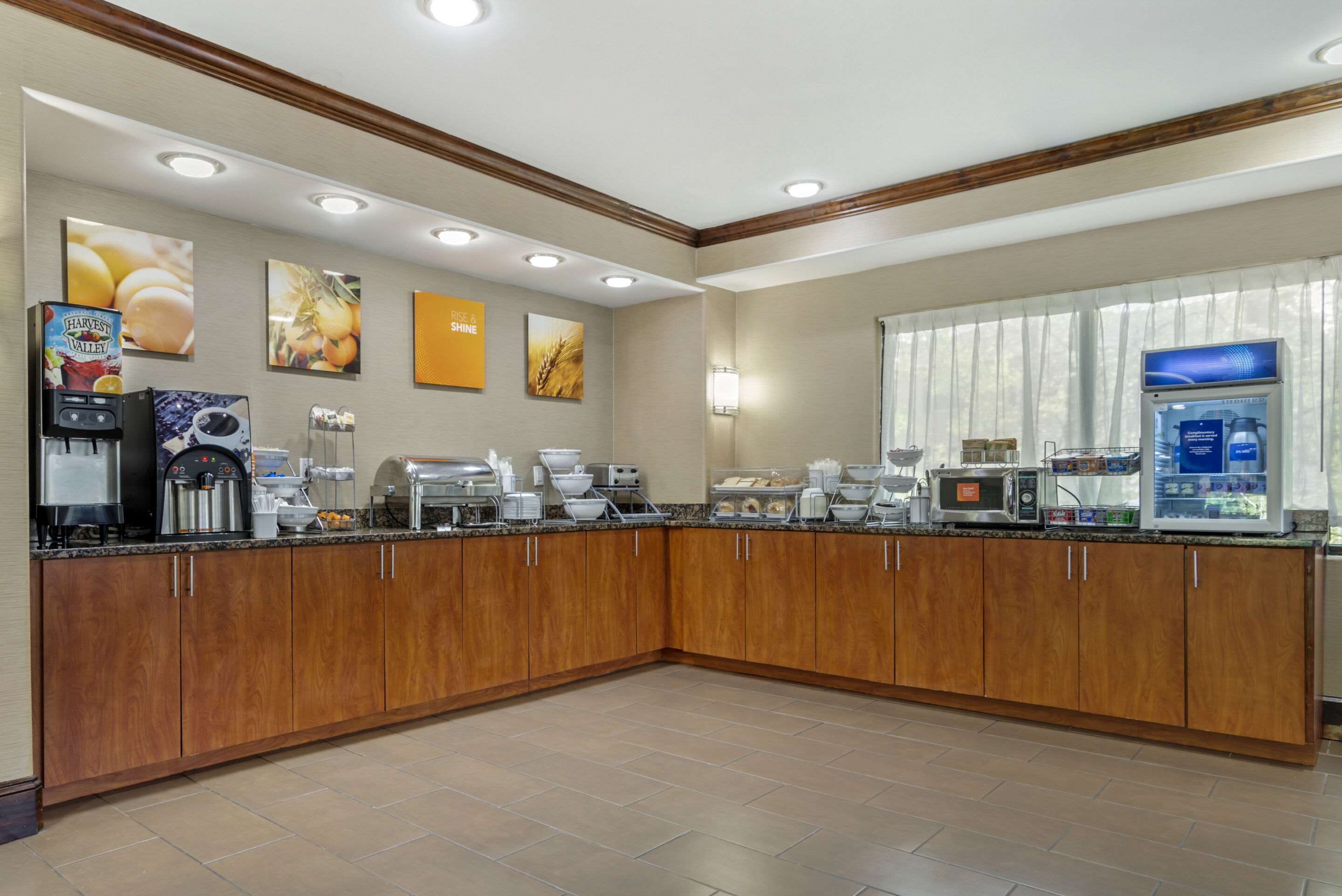 Breakfast counter | Comfort Suites At Kennesaw State University