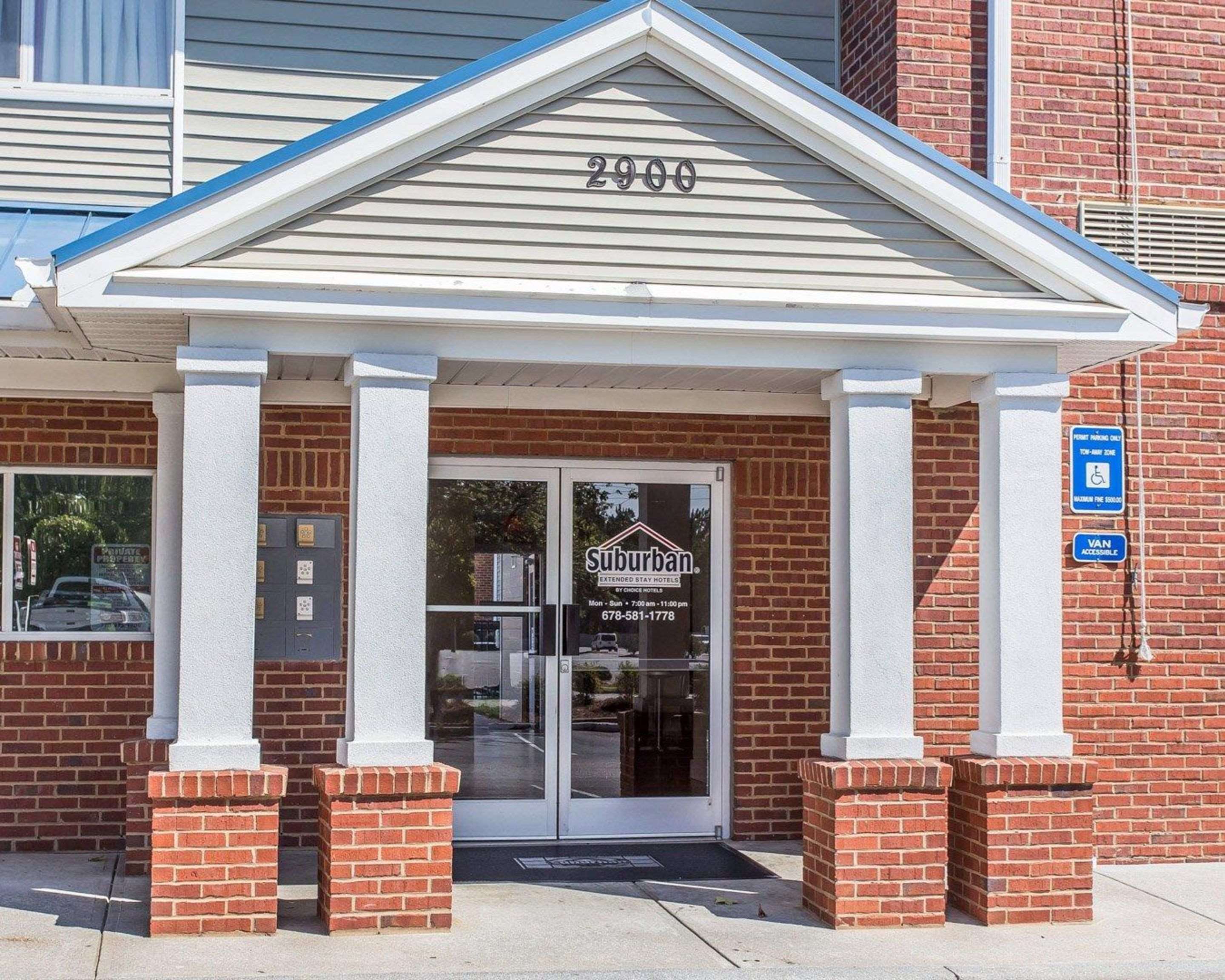 Hotel entrance | Suburban Studios