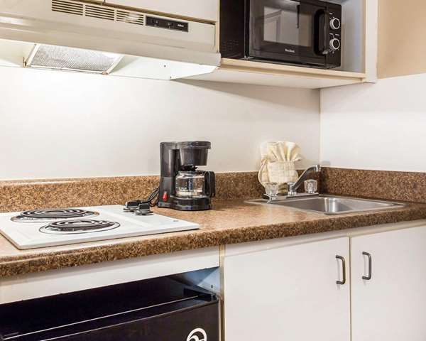  - Suburban Studios Kennesaw - I-75, Exit 271