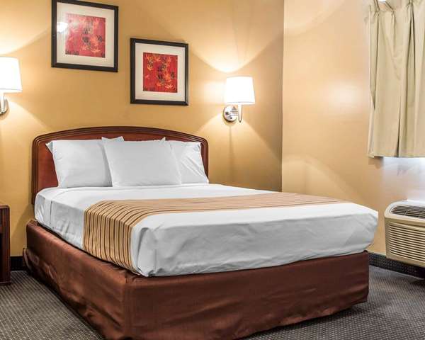  - Suburban Studios Kennesaw - I-75, Exit 271