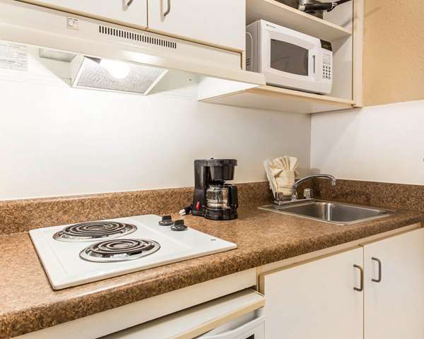  - Suburban Studios Kennesaw - I-75, Exit 271