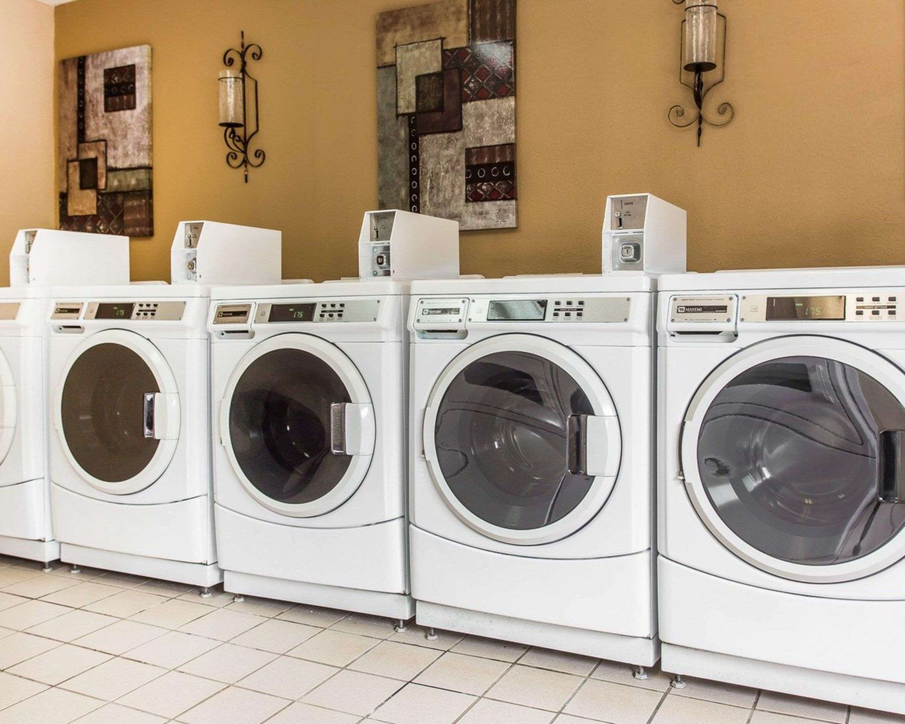 Guest laundry facilities | Suburban Studios