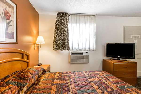  - Suburban Studios Abercorn Savannah