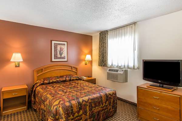  - Suburban Studios Abercorn Savannah