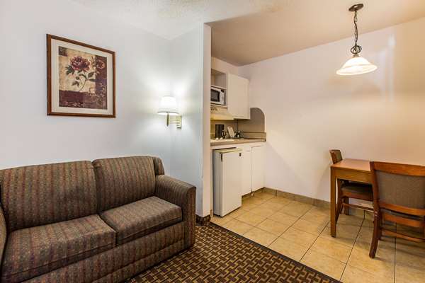  - Suburban Studios Abercorn Savannah