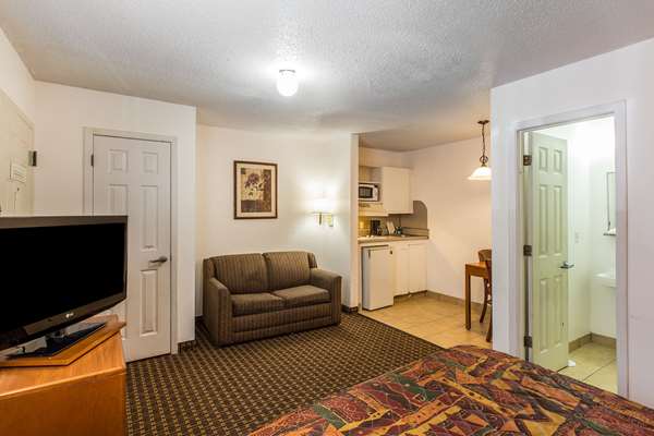  - Suburban Studios Abercorn Savannah