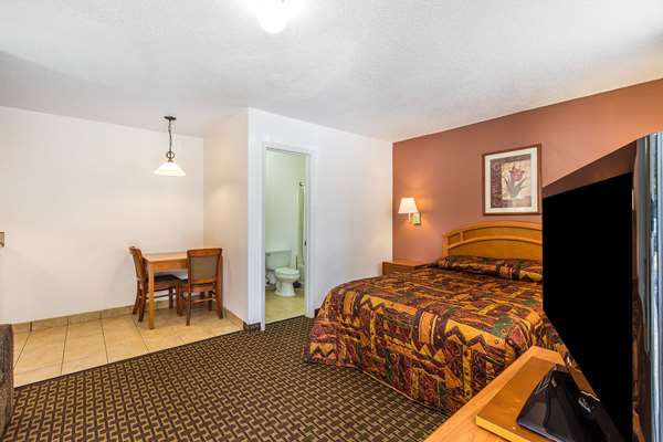  - Suburban Studios Abercorn Savannah