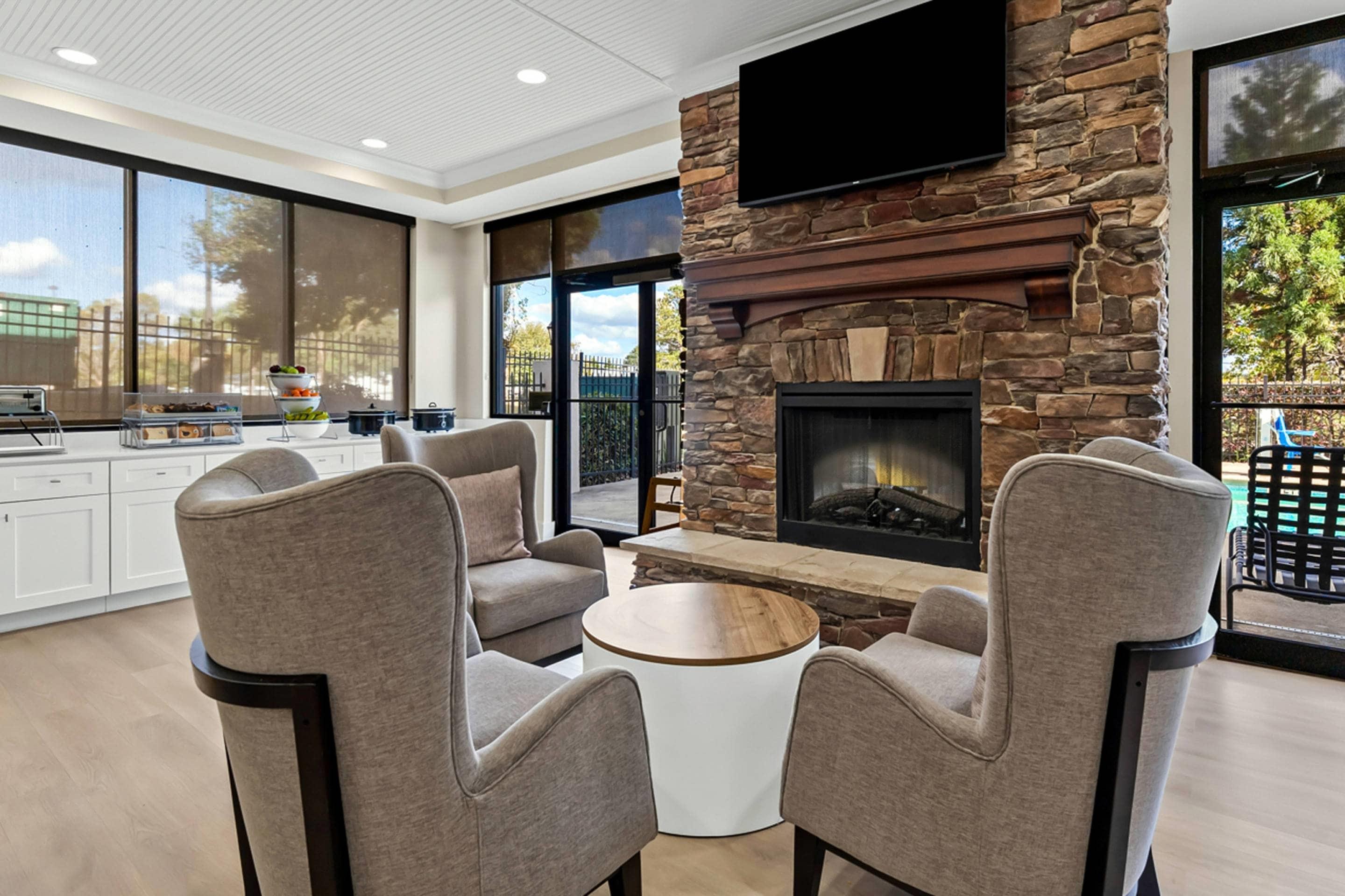 Hotel lobby | Comfort Suites Augusta Riverwatch