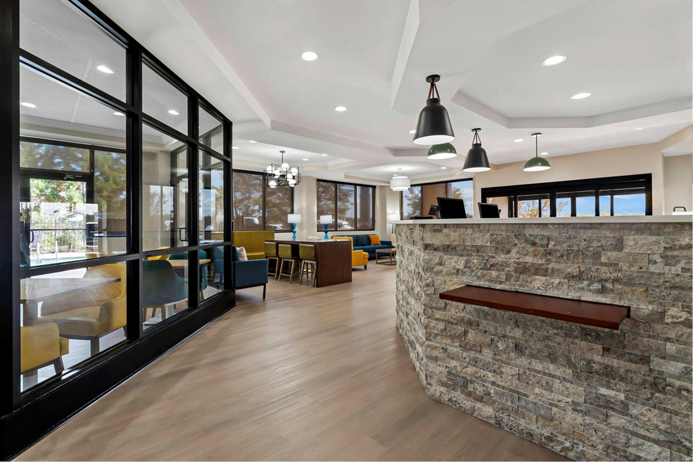 Hotel lobby | Comfort Suites Augusta Riverwatch