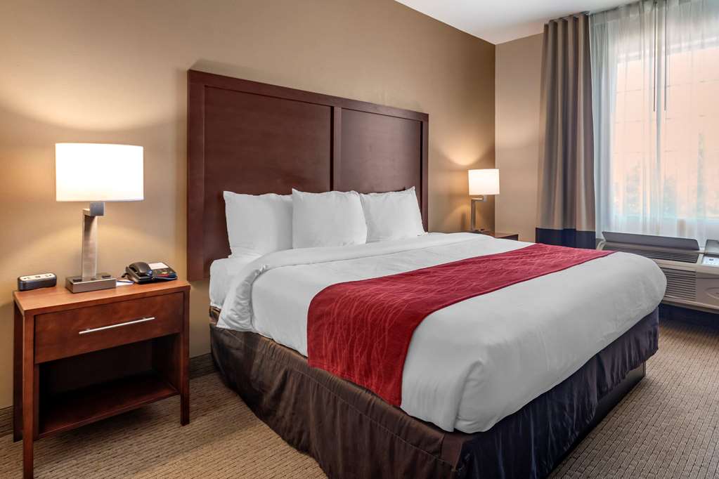 COMFORT INN AND SUITES VILLA RICA-guestroom-Guest Room,Suite,On-Site.jpg