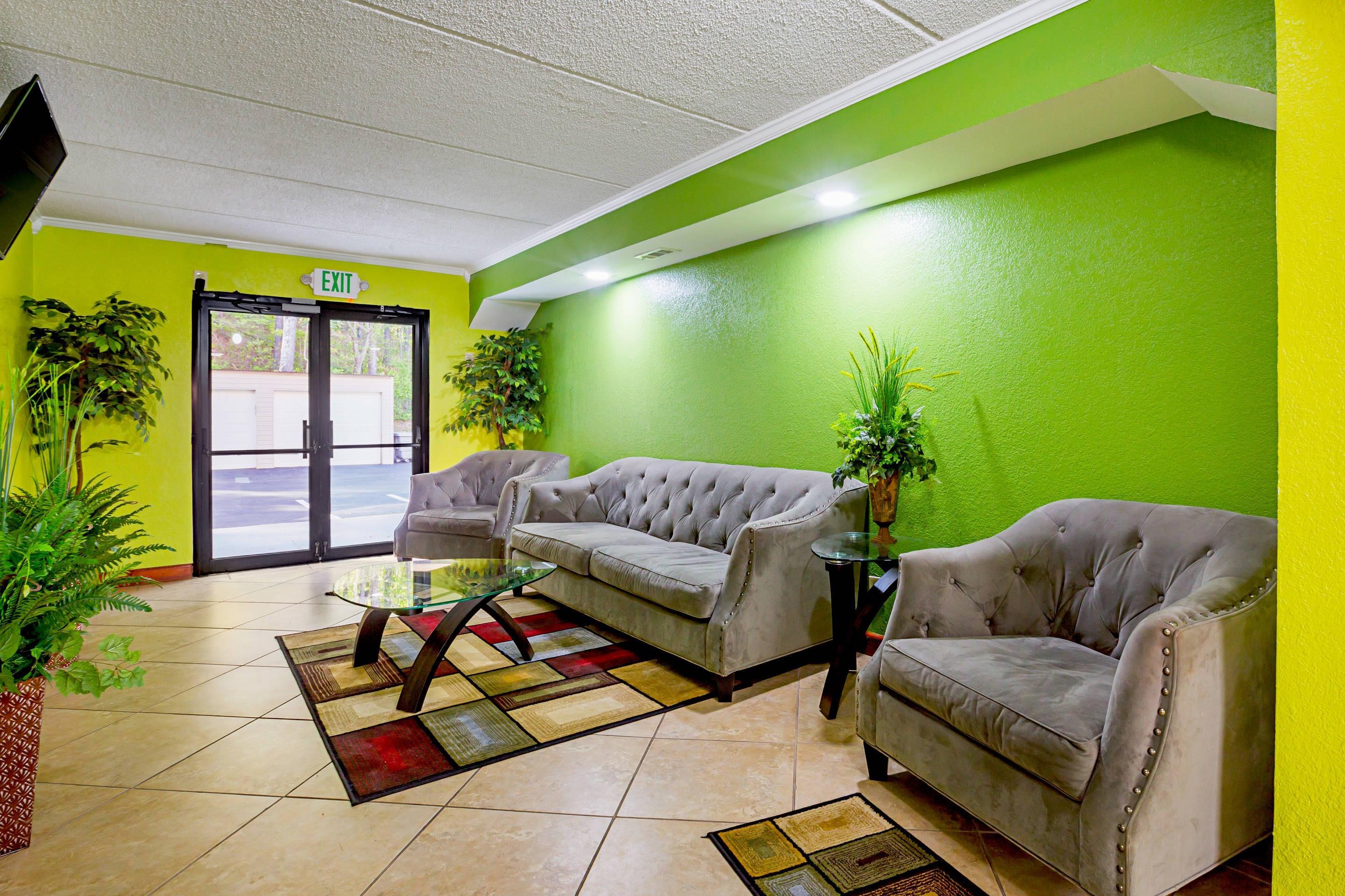 Hotel lobby | Quality Inn & Suites near Six Flags East