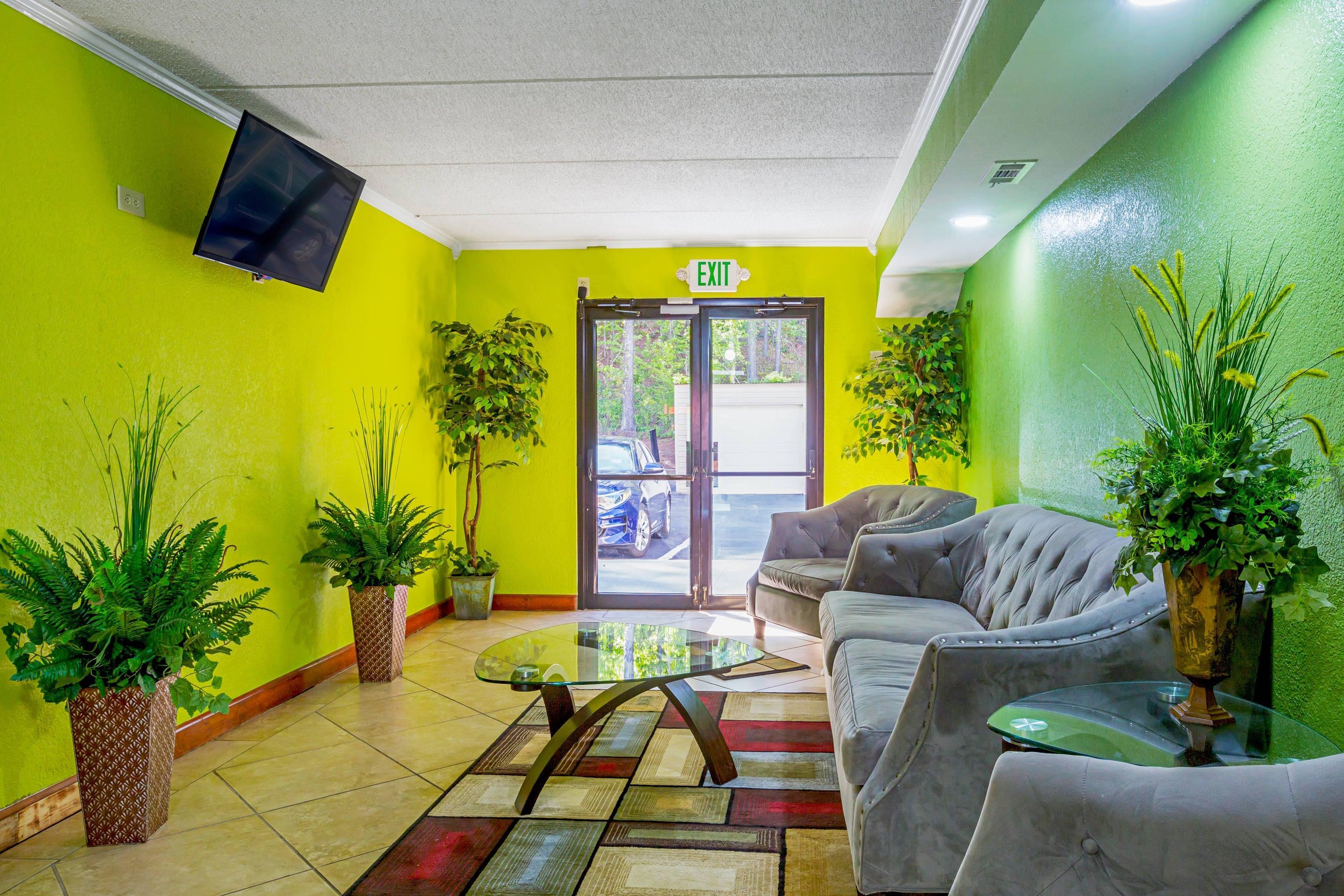 Hotel lobby | Quality Inn & Suites near Six Flags East