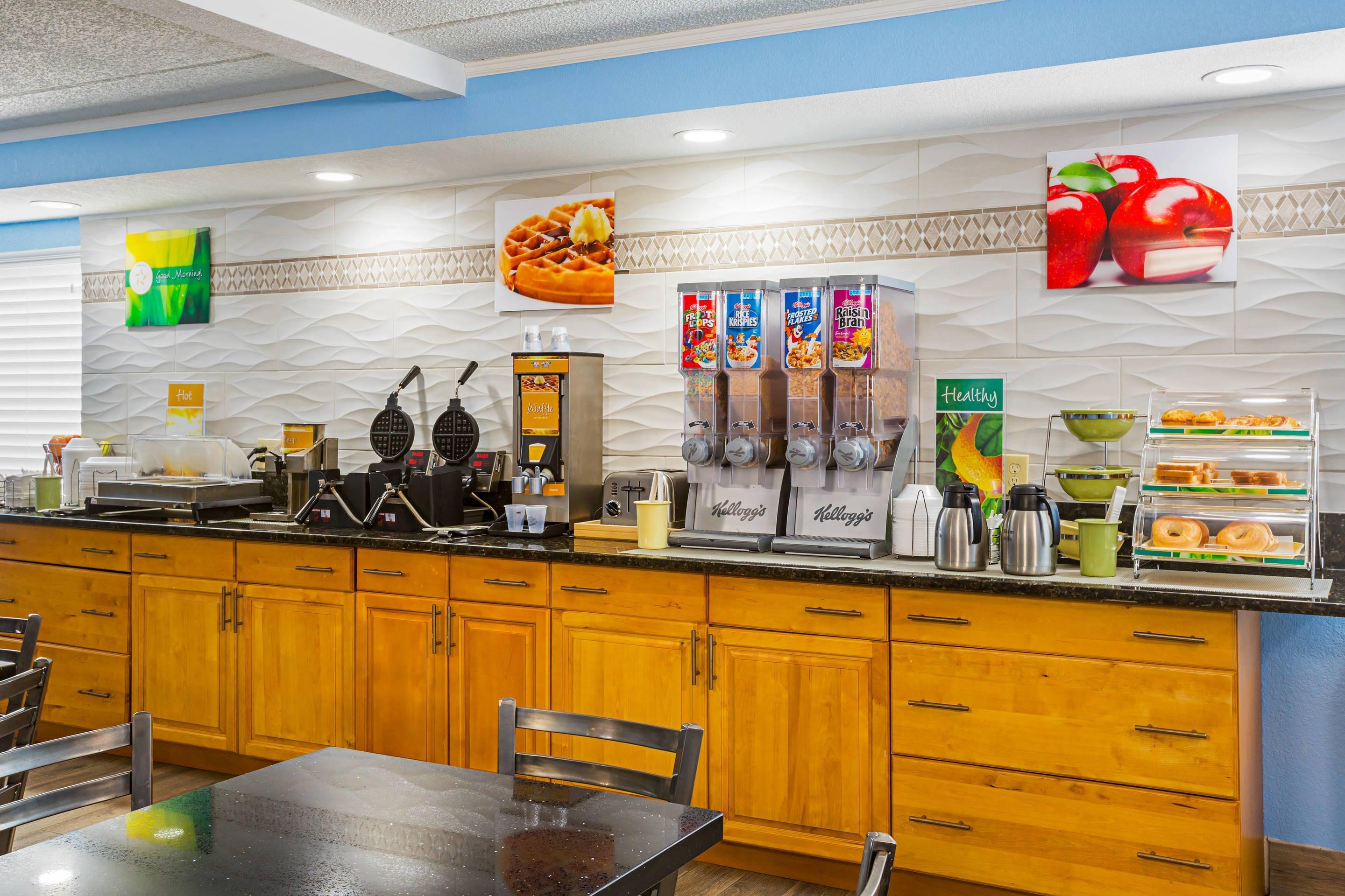 Breakfast area | Quality Inn & Suites near Six Flags East