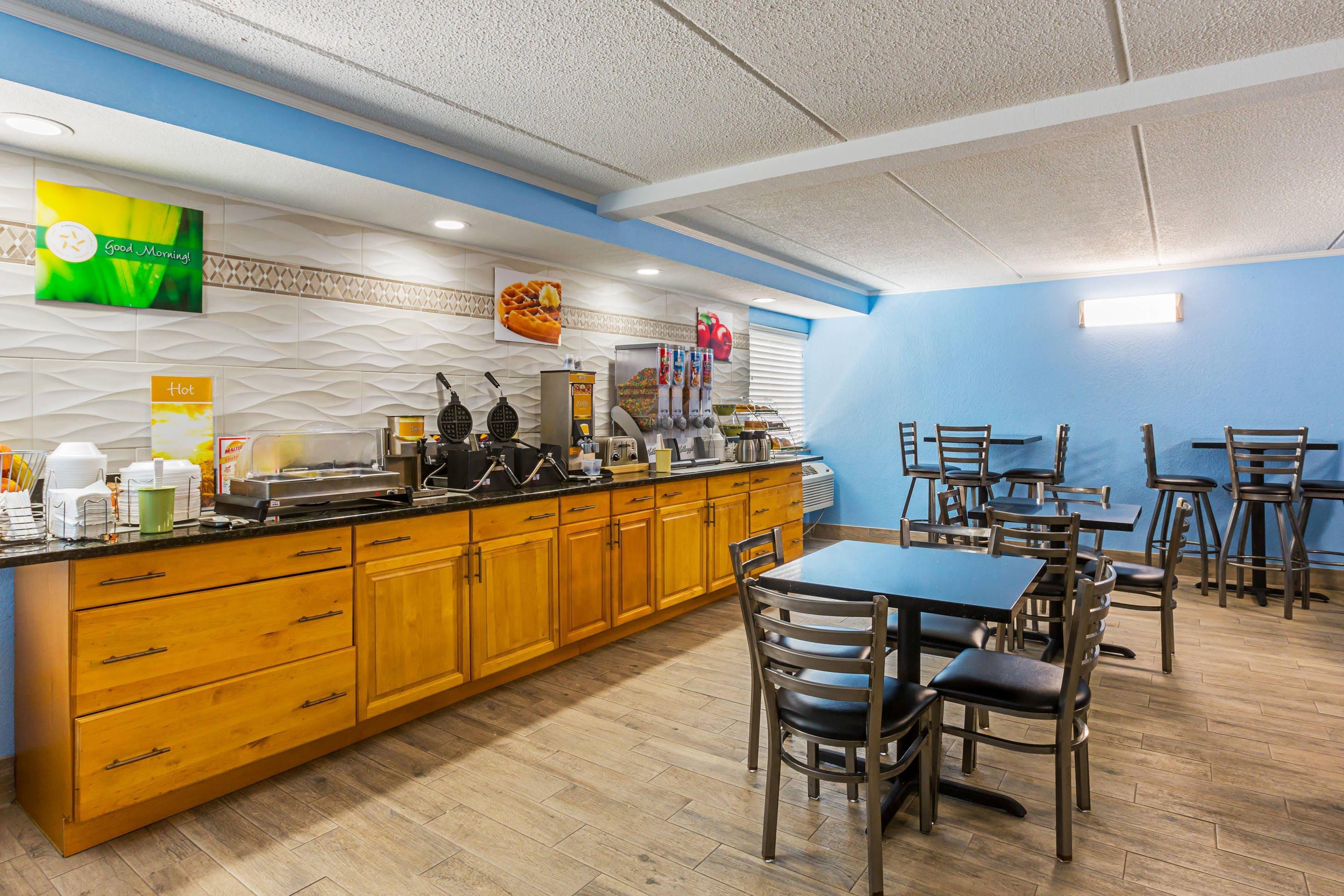 Breakfast area | Quality Inn & Suites near Six Flags East