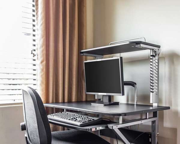 Conference Area - Rodeway Inn Forest Park