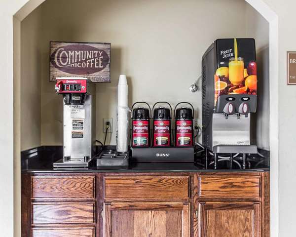 Amenities - Rodeway Inn Forest Park