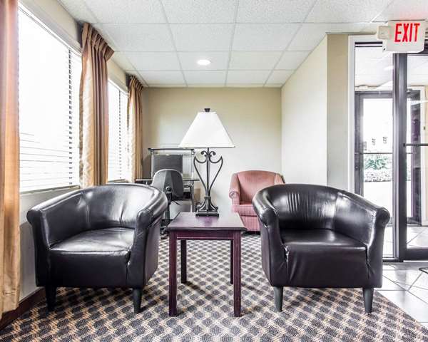  - Rodeway Inn Forest Park