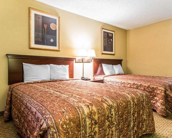  - Rodeway Inn Forest Park