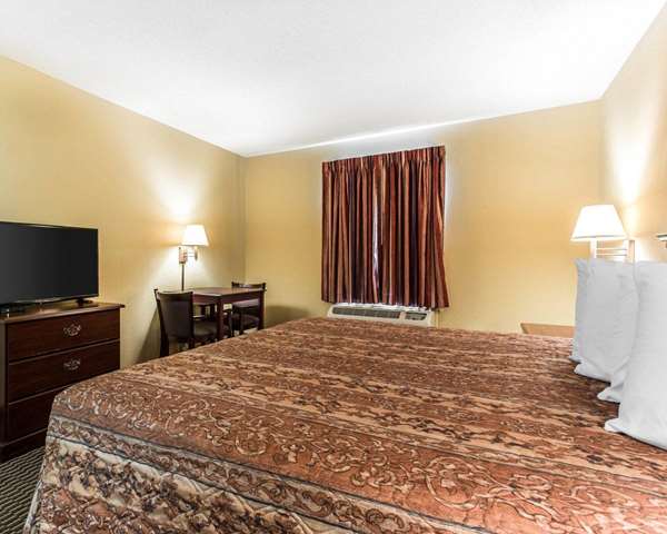  - Rodeway Inn Forest Park