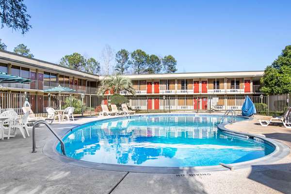 Pool - Quality Inn Americus