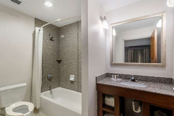  - Comfort Suites Macon - I-475, Exit 9